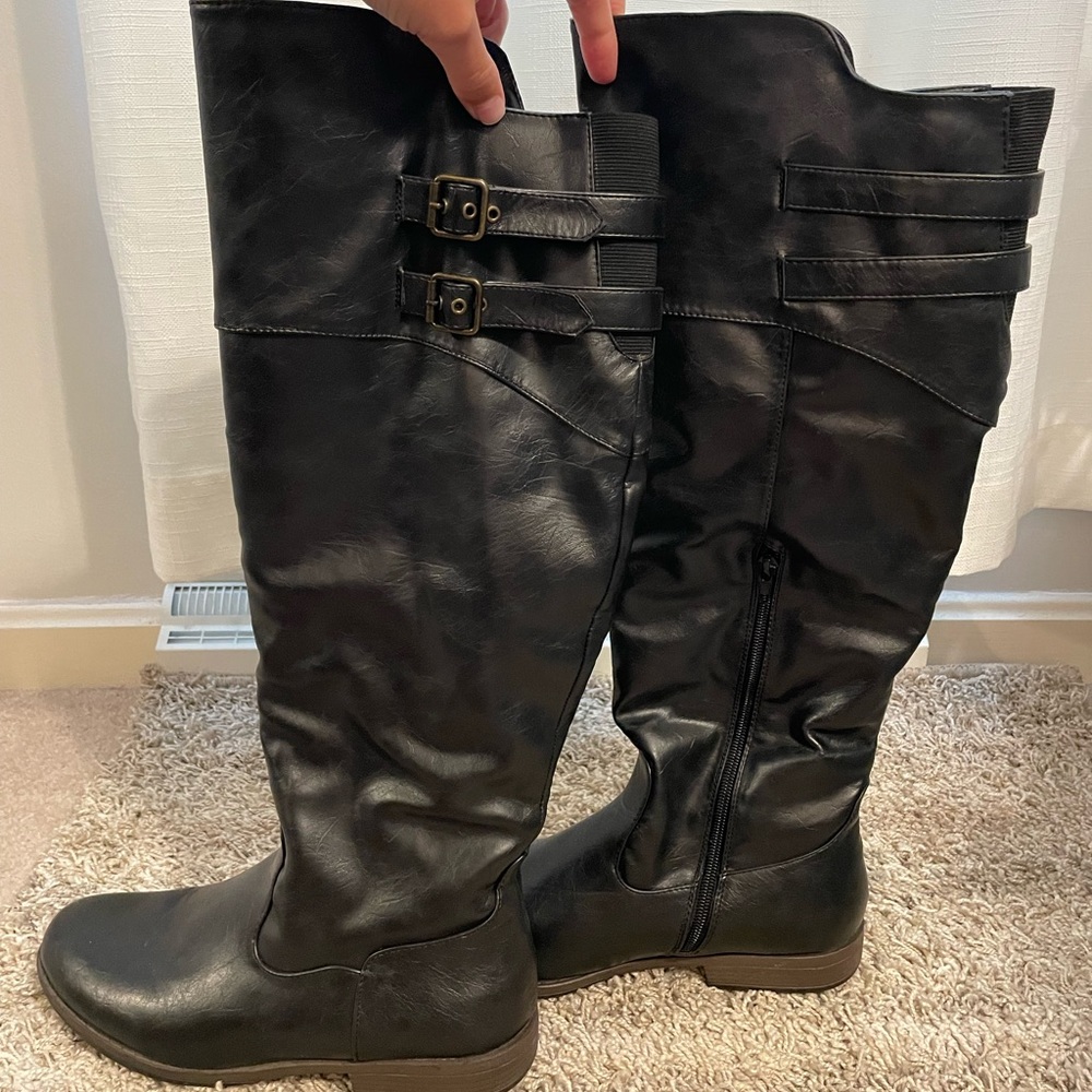 Womens black leather boots size 10